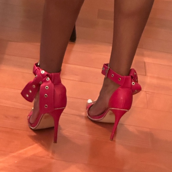 Red Heels - Picture 3 of 5